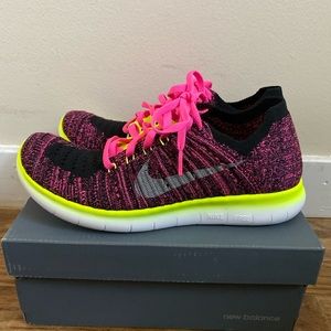 New without Tag. Nike running shoes.